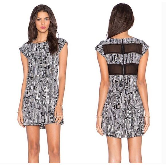 SAM EDELMAN Graphic Short Sleeve Shift Dress Womens size Small - Picture 1 of 9